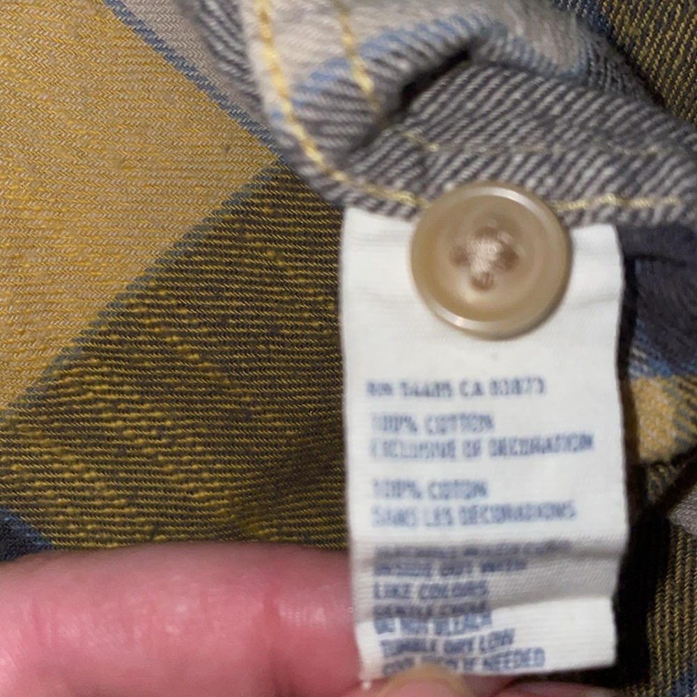 FREE with Purchase‼️ American Eagle Outfitters Flannel🦅 💛🩶🤍 - Picture 6 of 12